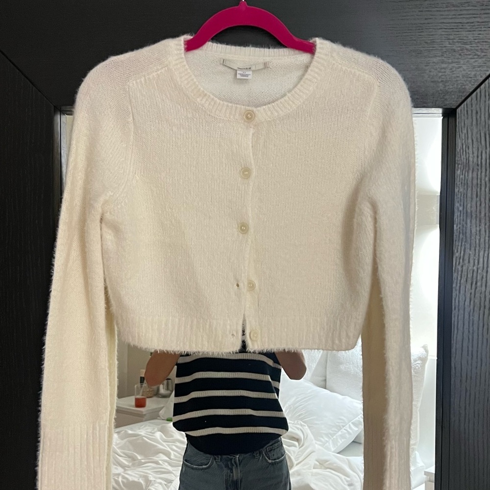 Uber Outfitters cream cardigan